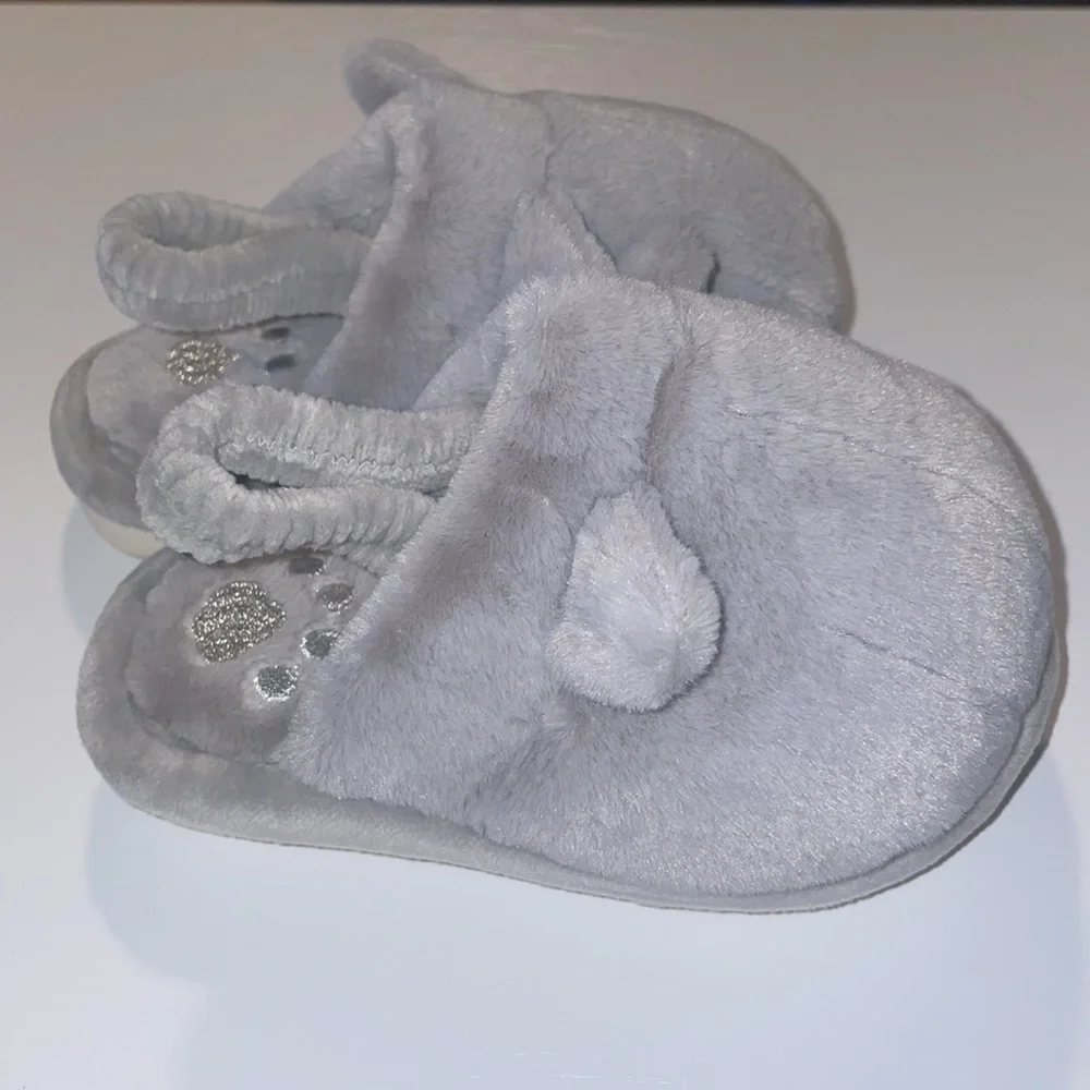N/A gray plush
